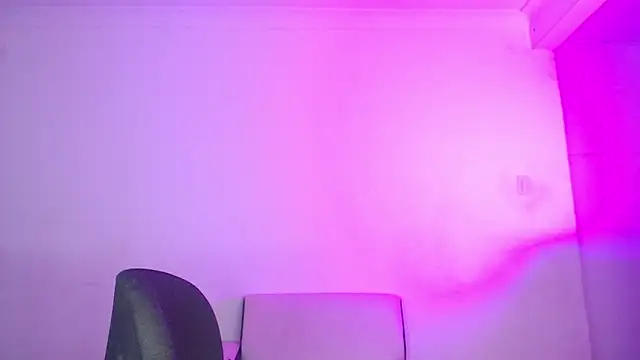 Snapshot of BiancaFollerach chatting on November 21, 2025, 6:18 pm BiancaFollerach online show from November 21, 2025, 6:18 pm