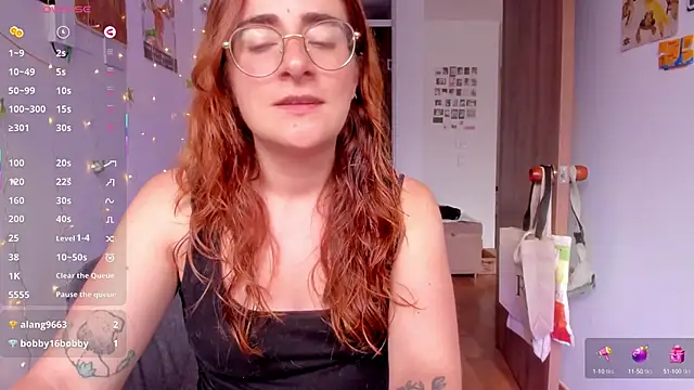 Snapshot of linda_giggle chatting on September 24, 2025, 2:12 pm linda giggle online show from September 24, 2025, 2:12 pm