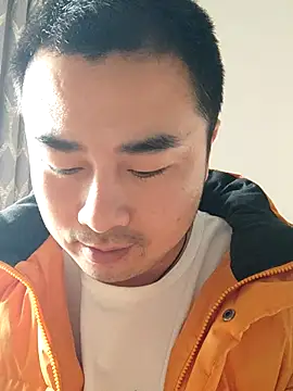 guozuo online show from December 4, 2025, 2:32 am