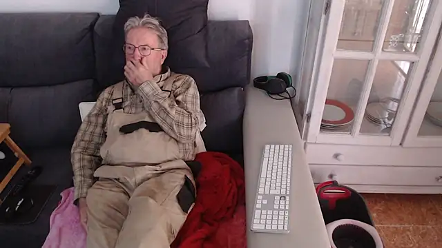 Nudelschwanz online show from February 21, 2025, 4:59 pm
