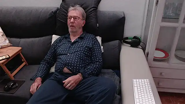 Nudelschwanz online show from March 8, 2025, 4:34 am