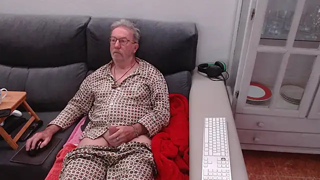Nudelschwanz online show from February 18, 2025, 5:09 am