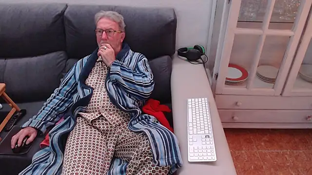 Nudelschwanz online show from February 16, 2025, 8:55 pm