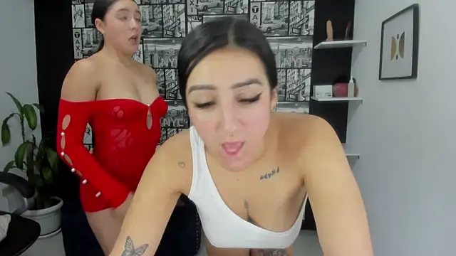 Isa And Natasha online show from February 13, 2025, 5:11 pm