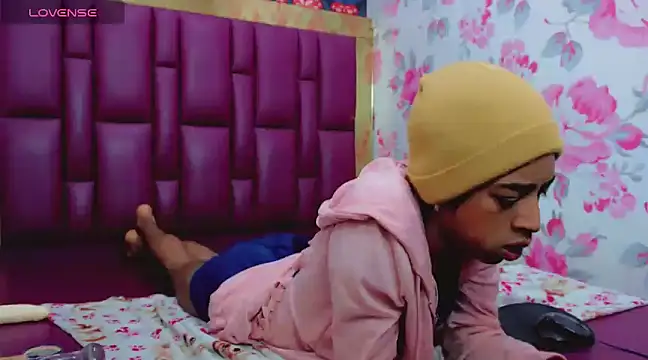 bigcockcandy111 online show from December 27, 2024, 8:07 pm