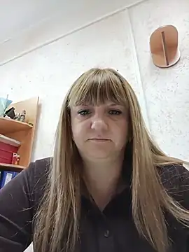 Snapshot of Office_Albertina chatting on August 4, 2026, 10:14 pm Office Albertina online show from August 4, 2026, 10:14 pm
