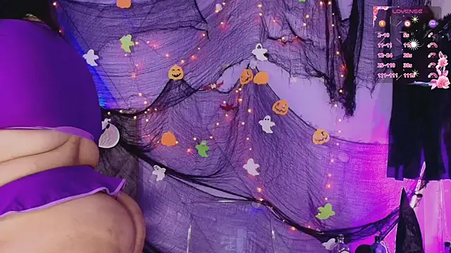 Snapshot of emmajohnss chatting on October 30, 2025, 4:00 am emmajohnss online show from October 30, 2025, 4:00 am