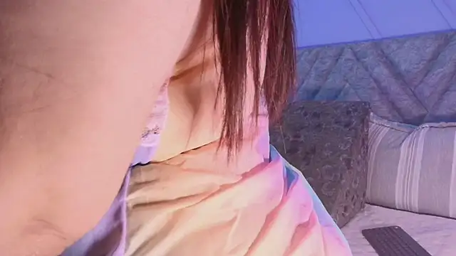 Snapshot of emmajohnss chatting on October 4, 2025, 3:52 am emmajohnss online show from October 4, 2025, 3:52 am