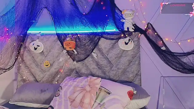 Snapshot of emmajohnss chatting on October 29, 2025, 4:11 am emmajohnss online show from October 29, 2025, 4:11 am