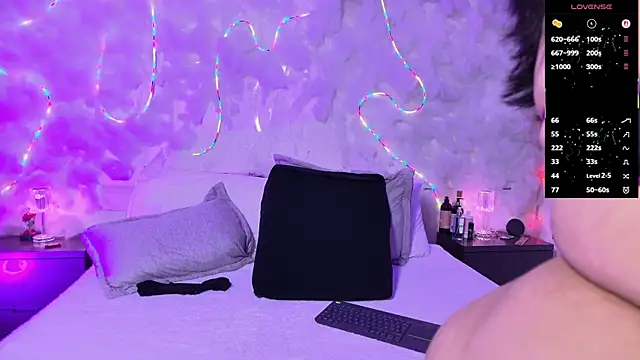 emmajohnss online show from March 4, 2026, 3:58 am