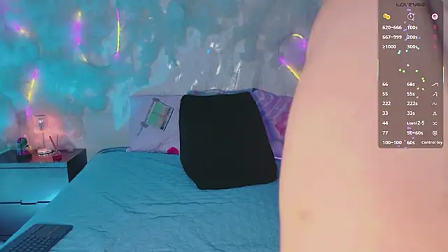 emmajohnss online show from March 28, 2026, 4:46 am