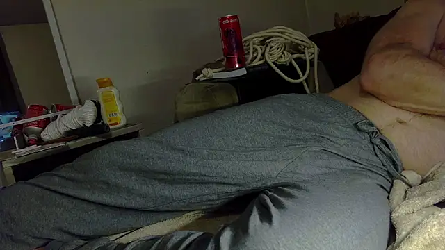 Snapshot of mike30nbg chatting on October 22, 2025, 7:24 pm mike30nbg online show from October 22, 2025, 7:24 pm