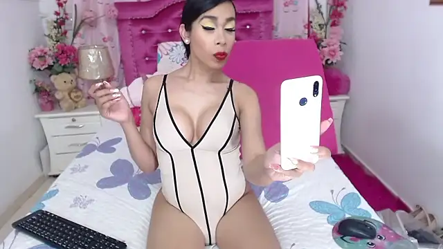 Snapshot of Divaxhermosa chatting on January 8, 2026, 11:00 pm Divaxhermosa online show from January 8, 2026, 11:00 pm