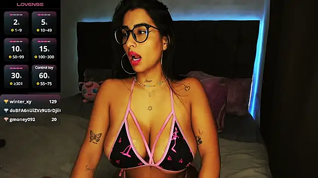 Snapshot of lovely_violet13 chatting on March 15, 2025, 5:04 pm lovely violet13 online show from March 15, 2025, 5:04 pm