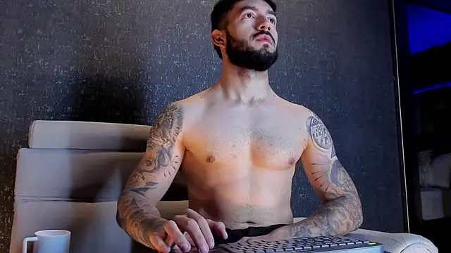 Snapshot of MarkWalker__ chatting on October 2, 2025, 10:18 am MarkWalker   online show from October 2, 2025, 10:18 am