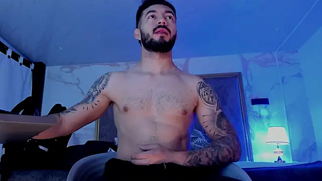 Snapshot of MarkWalker__ chatting on October 10, 2025, 10:05 am MarkWalker   online show from October 10, 2025, 10:05 am