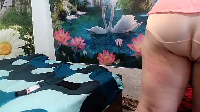 AnnaXGold online show from March 12, 2025, 1:51 pm