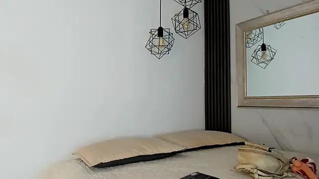 kristyl paez online show from April 17, 2026, 6:55 pm