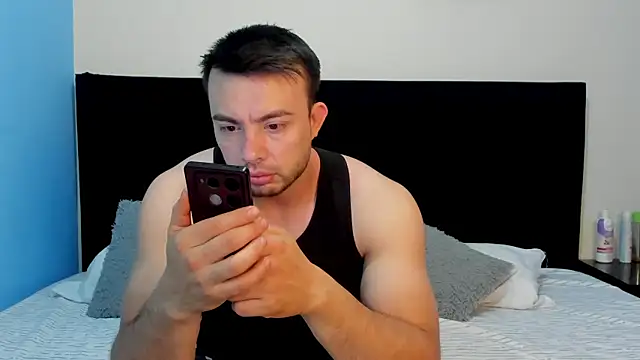 lissandthor13 online show from April 15, 2026, 9:26 am