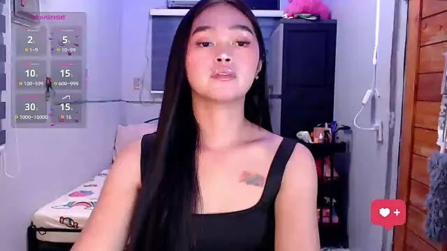 Snapshot of Itsme_claire chatting on October 2, 2025, 10:13 pm Itsme claire online show from October 2, 2025, 10:13 pm