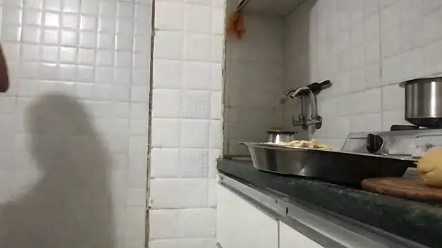 Snapshot of Riyasingh9 chatting on March 11, 2025, 4:30 am Riyasingh9 online show from March 11, 2025, 4:30 am