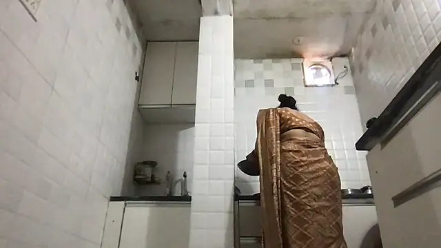 Riyasingh9 online show from December 18, 2025, 4:28 am