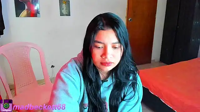 Snapshot of madiison_beckett1 chatting on February 16, 2025, 11:38 am madiison beckett1 online show from February 16, 2025, 11:38 am