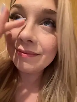 CherryAuroraa online show from March 21, 2025, 7:35 pm