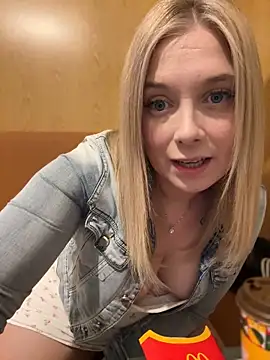 CherryAuroraa online show from January 9, 2025, 9:26 pm