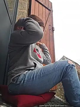 Lina lou4 online show from January 14, 2026, 1:37 pm