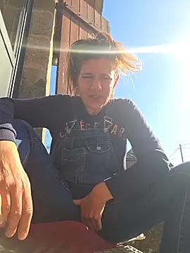 Lina lou4 online show from March 19, 2026, 9:31 am