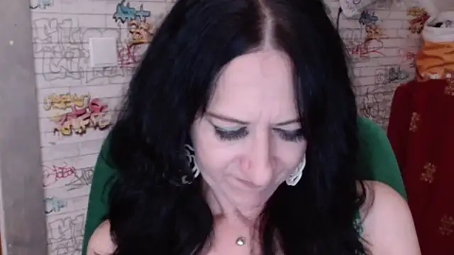Snapshot of DebraMilf chatting on August 2, 2026, 2:43 am DebraMilf online show from August 2, 2026, 2:43 am