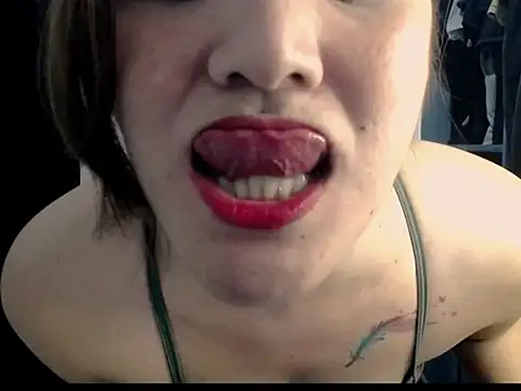 soooooANGEL online show from March 7, 2025, 2:04 am