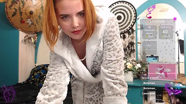 CrazyLaGirl online show from December 12, 2024, 7:48 pm