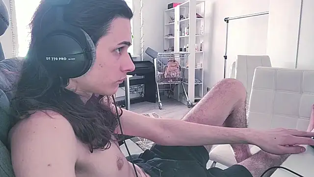 CandyChell online show from March 30, 2026, 12:28 pm