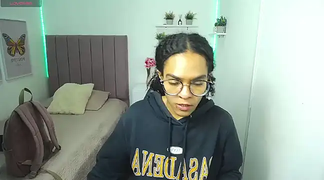 Nina lovee  online show from December 28, 2024, 1:49 pm