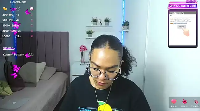 Nina lovee  online show from December 30, 2024, 4:40 pm