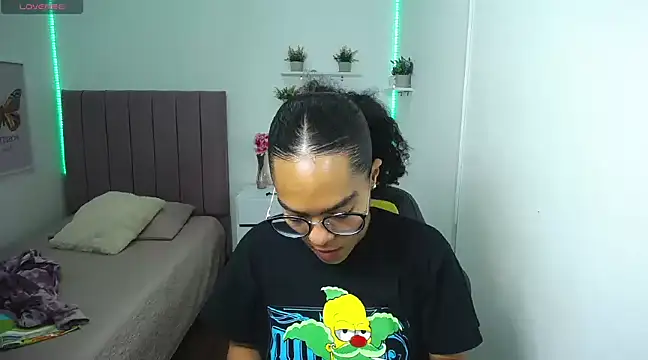 Nina lovee  online show from February 13, 2025, 2:31 pm