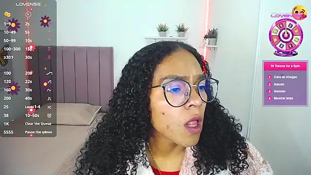 Nina lovee  online show from September 8, 2025, 2:16 pm