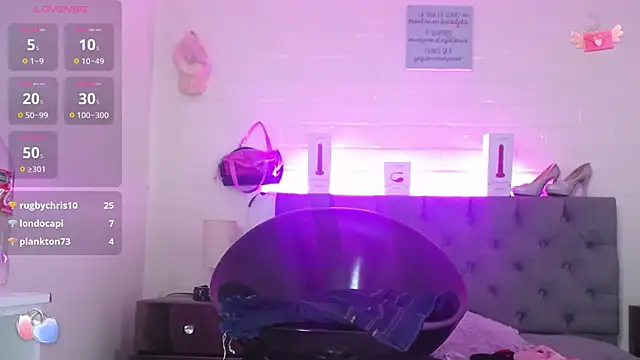 louise nails online show from March 10, 2025, 3:52 pm