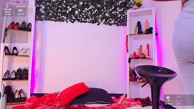 louise nails online show from March 16, 2026, 3:48 pm