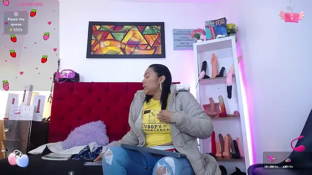 Snapshot of louise_nails chatting on September 26, 2025, 12:01 pm louise nails online show from September 26, 2025, 12:01 pm