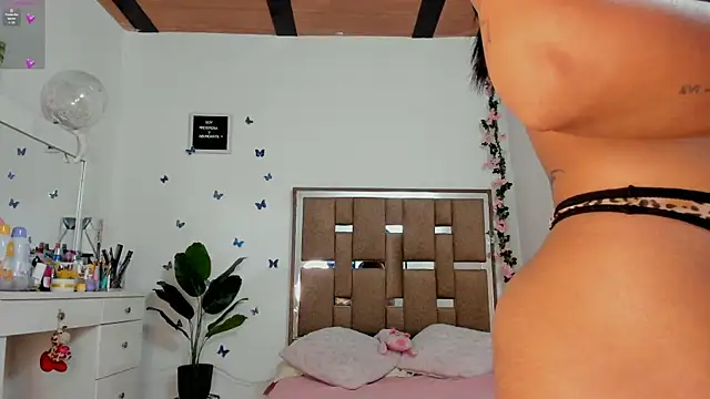 kendall-ewers online show from April 11, 2026, 1:46 am