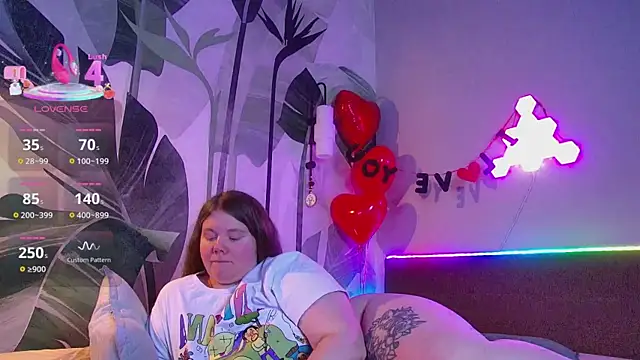 Snapshot of RubyValen chatting on February 17, 2026, 1:36 am RubyValen online show from February 17, 2026, 1:36 am