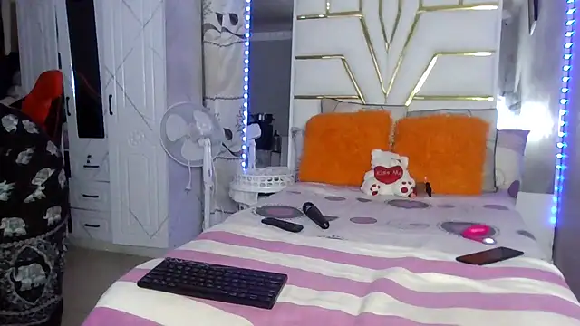 Snapshot of SexyyNana chatting on September 17, 2025, 10:34 pm SexyyNana online show from September 17, 2025, 10:34 pm