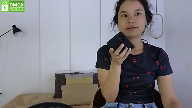 Snapshot of sexychanell_18 chatting on February 15, 2026, 1:21 pm sexychanell 18 online show from February 15, 2026, 1:21 pm