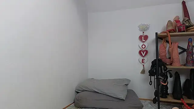 Snapshot of Love-Banaxy chatting on September 19, 2025, 8:07 am Love-Banaxy online show from September 19, 2025, 8:07 am