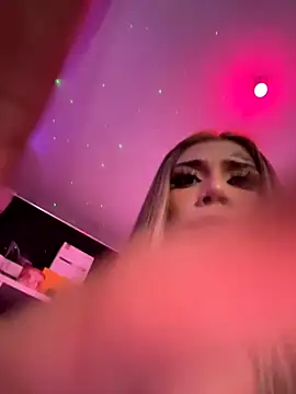 Snapshot of caroline_cossei chatting on September 29, 2025, 3:24 am caroline cossei online show from September 29, 2025, 3:24 am