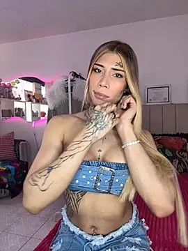 Snapshot of caroline_cossei chatting on September 24, 2025, 2:45 pm caroline cossei online show from September 24, 2025, 2:45 pm