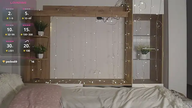 Frederica  online show from February 4, 2025, 3:26 pm